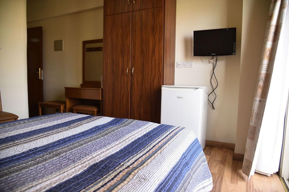 Elysso Hotel Larnaca Exterior photo